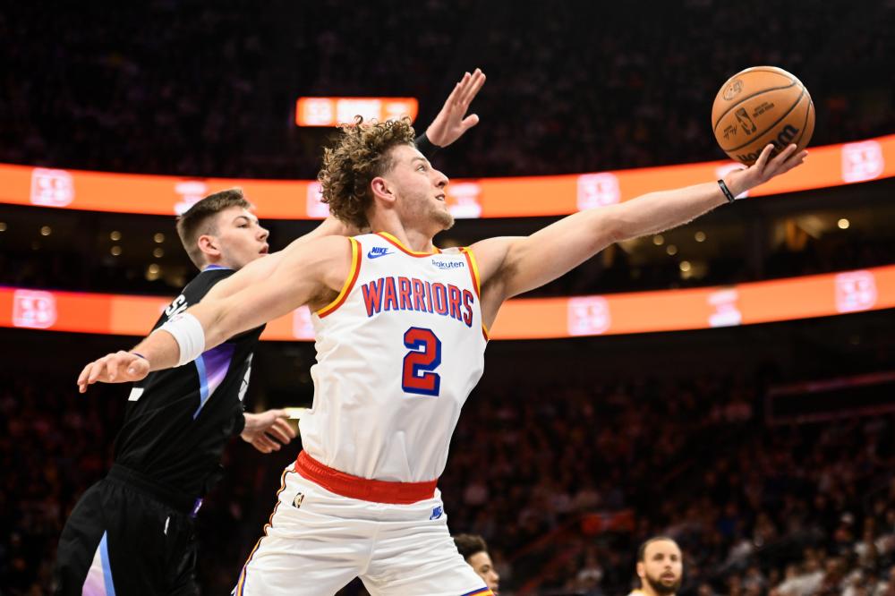 詹姆斯准三双浓眉30+13 格林33分客场不敌火箭.