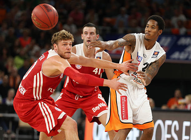 级巨星比肩 级巨星比肩