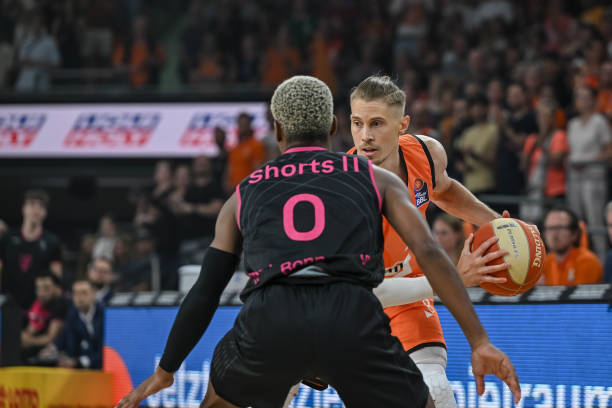 日期和场地 日期和场地