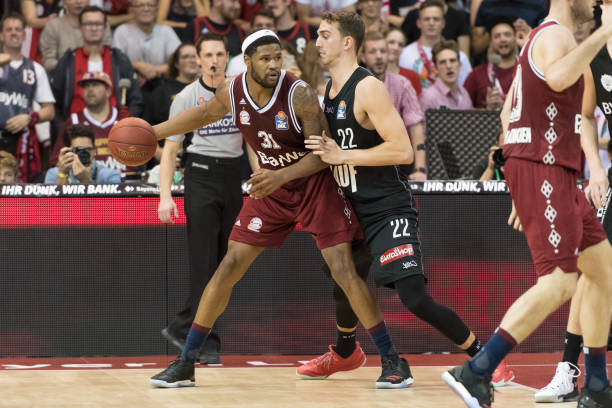 张懿赵杰显 张懿赵杰显