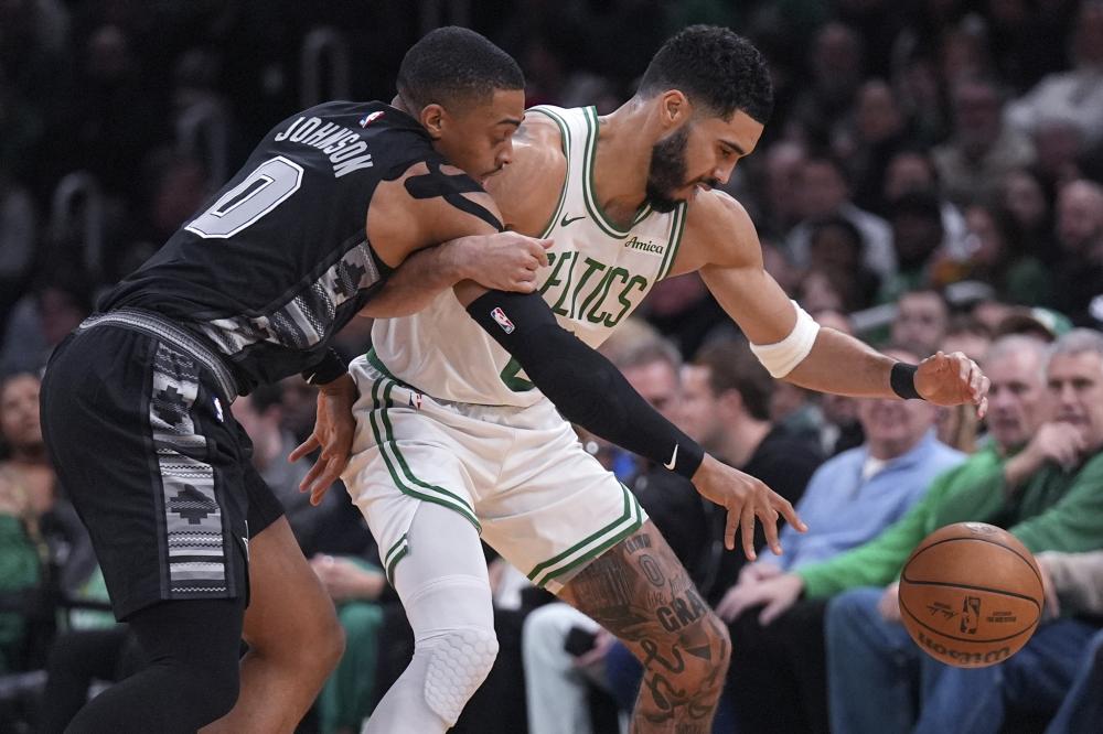 跟队:西汉姆联已出具许可,菲尔克鲁格26日将参与米兰训练(西汉姆已放行,菲尔克鲁格将于26日随米兰训练)